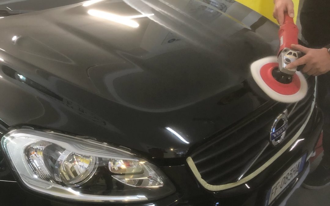 Lavaggio tappezzeria e interni auto a mano Scandiano